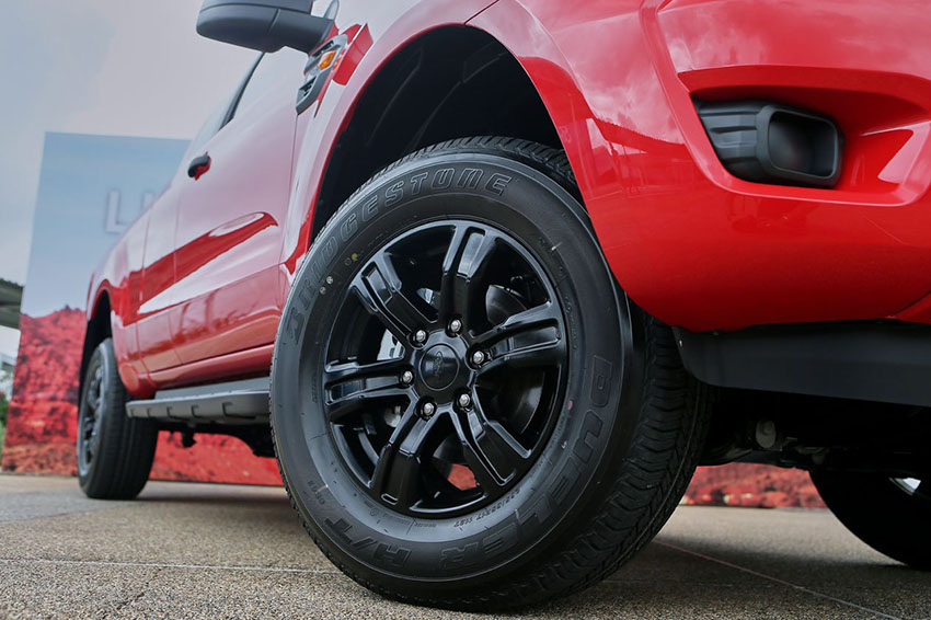 Ford nâng cấp ‘vua bán tải’ Ranger, cạnh Nissan Navara mới - 13