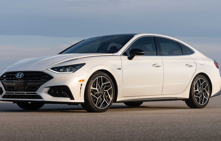 Hyundai Sonata N Line 2021 có giá từ 33.200 USD