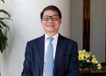 Ông Trần Bá Dương – Chủ tịch HĐQT Thaco nhận giải thưởng danh dự “Doanh nhân Xuất sắc Asean”