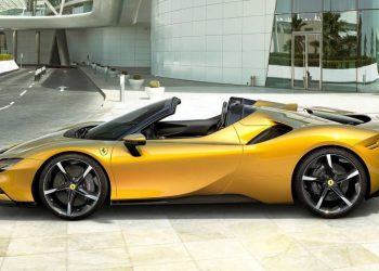 Ferrari ra mắt siêu xe SF90 Spider công suất gần 1.000 mã lực