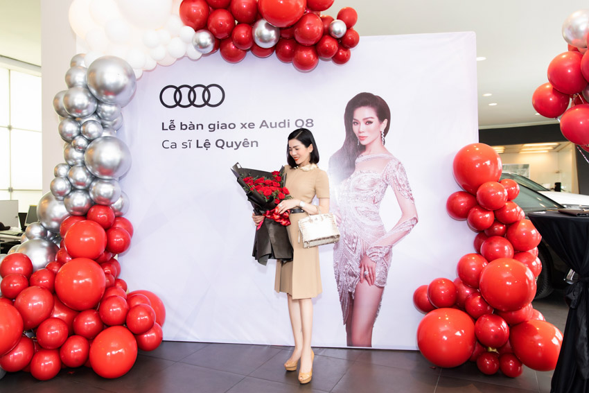 Chọn ngày đẹp cuối năm, ca sĩ Lệ Quyên trở thành khách hàng đầu tiên nhận xe Audi Q8 tại Việt Nam - 2
