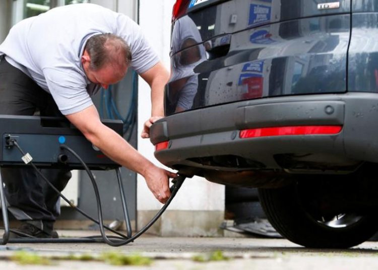 Loại xe ô tô nào được miễn kiểm tra, thử nghiệm khí thải từ ngày 15/2/2021?