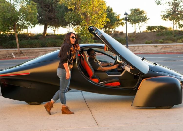 Mẫu xe điện Aptera có thể chạy 1.600 km sạc 1 lần