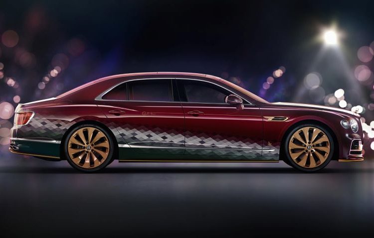 Bentley giới thiệu Flying Spur phiên bản “Xe tuần lộc”
