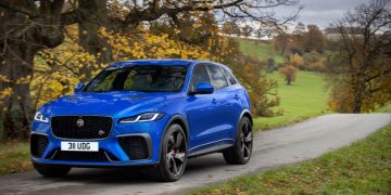 Jaguar F-PACE SVR mới có giá hơn 10 tỷ đồng tại Việt Nam