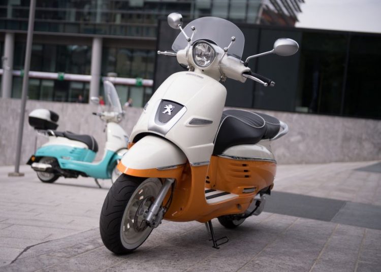 Cận cảnh chiếc xe máy Peugeot Django mới ra mắt tại Việt Nam