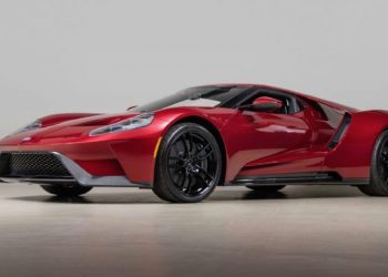 Siêu xe GT 2017 của Phó chủ tịch thiết kế hãng Ford được rao bán?