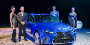 Ra mắt sedan hạng sang cỡ nhỏ Lexus IS 2021 với giá bán từ 2,130 tỷ đồng