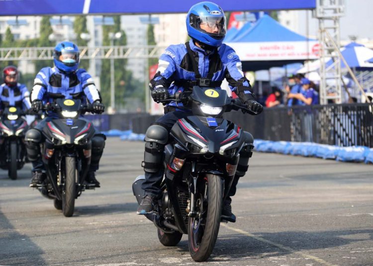 Hàng trăm tay lái tới tham dự sự kiện lái thử Exciter 155 VVA - 5