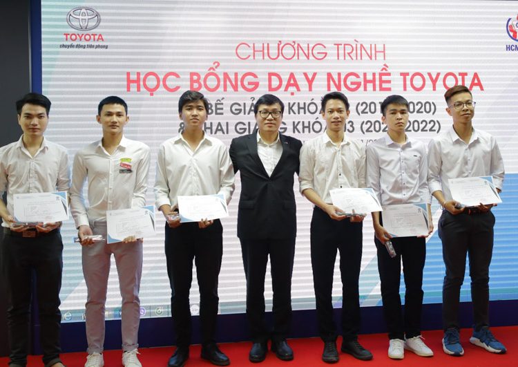 Lễ tốt nghiệp khóa 2 và khai giảng khóa 3 Chương trình “Học bổng dạy nghề Toyota”