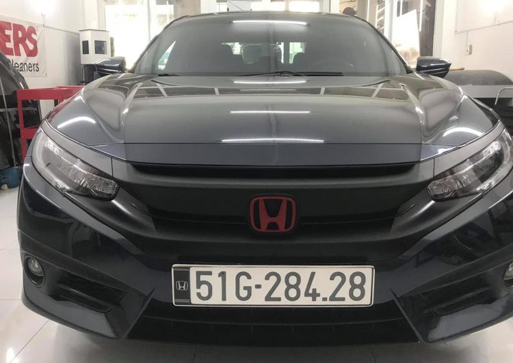 Chiêm ngưỡng Honda Civic “bóng đêm” khác biệt với gói độ đơn giản