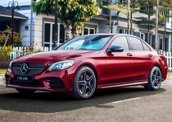 Mercedes tiếp tục lái bằng…cơm?!