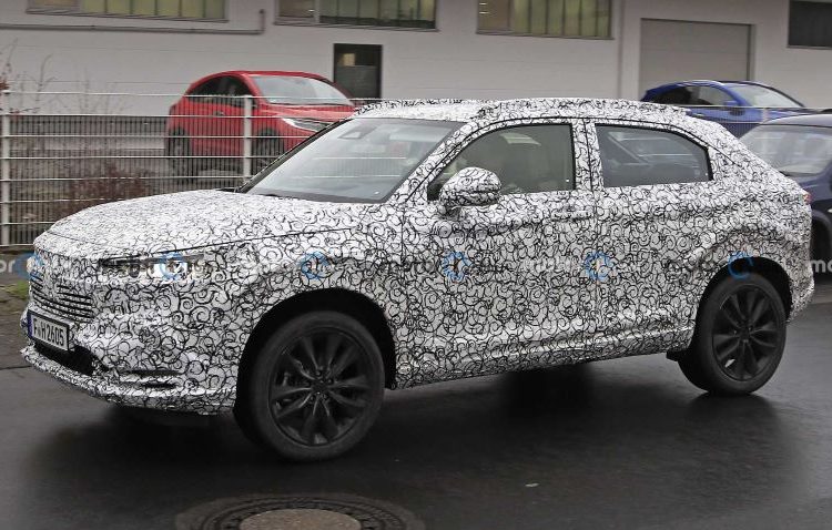 Lộ ảnh Honda HR-V thế hệ mới chạy thử nghiệm trên đường phố