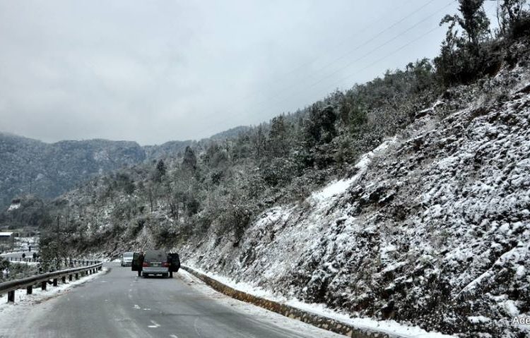 Những điều cần chuẩn bị khi lái xe đến những vùng có tuyết băng