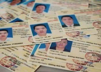 Thủ tục tách giấy phép lái xe A1 và B2 như thế nào?