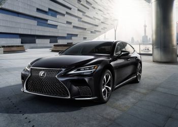 Sedan hạng sang Lexus LS phiên bản nâng cấp được giới thiệu tại Việt Nam