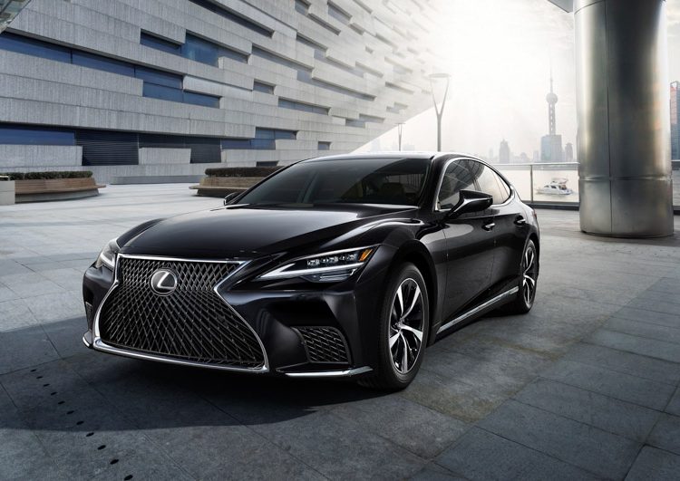 Sedan hạng sang Lexus LS phiên bản nâng cấp được giới thiệu tại Việt Nam
