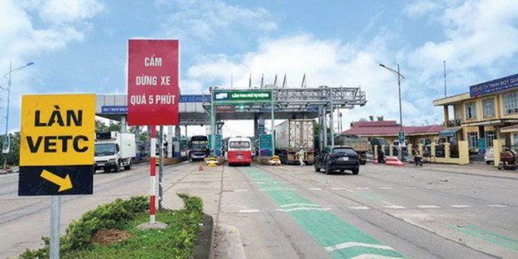 Chuyện không dừng trên đường xuyên Việt - 1