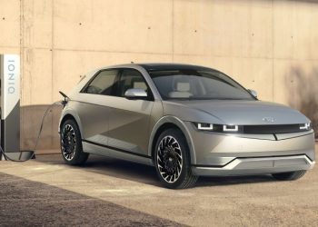 Hyundai trình làng mẫu SUV điện Ioniq 5 sạc 1 lần chạy 480 km