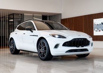 Chi tiết chiếc SUV siêu sang Aston Martin DBX ra mắt tại Việt Nam