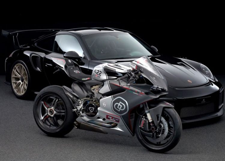 Cận cảnh “Quái vật” Ducati Panigale Corse 422 Superb