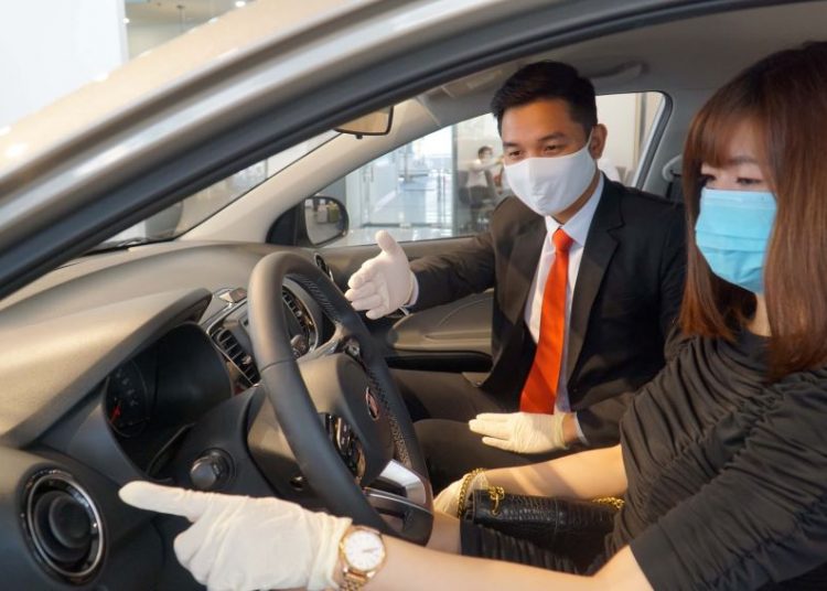 Kia áp dụng các biện pháp phòng chống Covid-19 bảo vệ khách hàng tại các showroom, đại lý