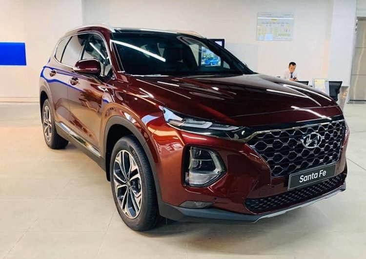 Hyundai SantaFe giảm giá gần 80 triệu tại Việt Nam