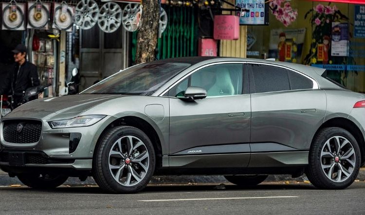 Hình ảnh chiếc Jaguar I-Pace thuần điện xuất hiện tại Việt Nam