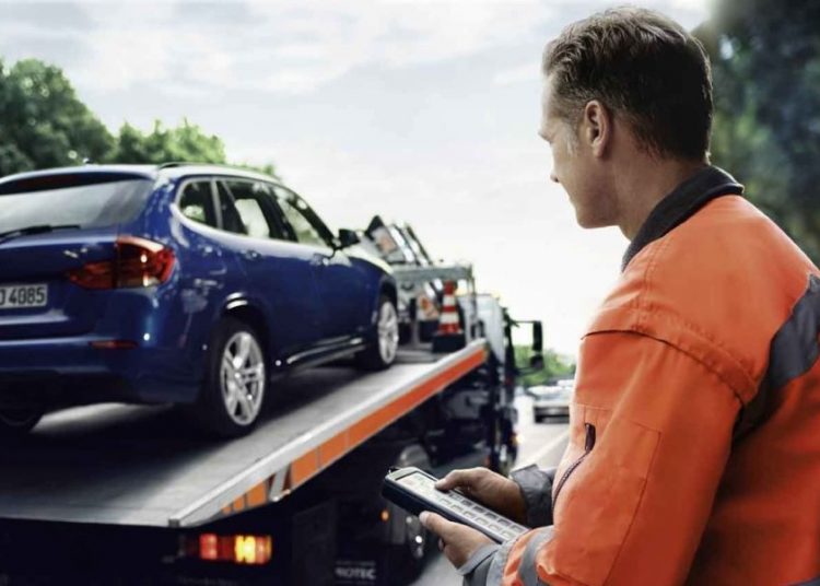 Dịch vụ hỗ trợ 24/24 khi gặp sự cố trên đường cho xe BMW & MINI