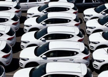 Gần 9.000 xe ôtô nhập khẩu về Việt Nam trong nửa đầu tháng 3