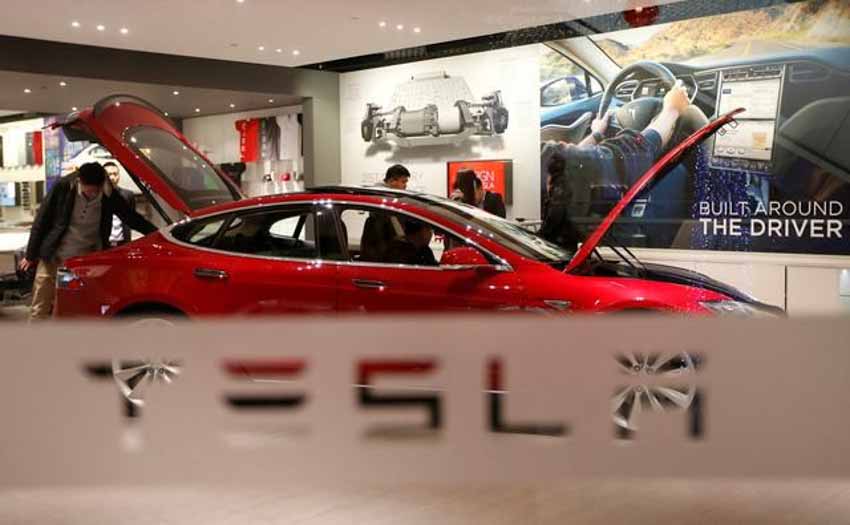 Tesla hứng chịu làn sóng chỉ trích tại Trung Quốc