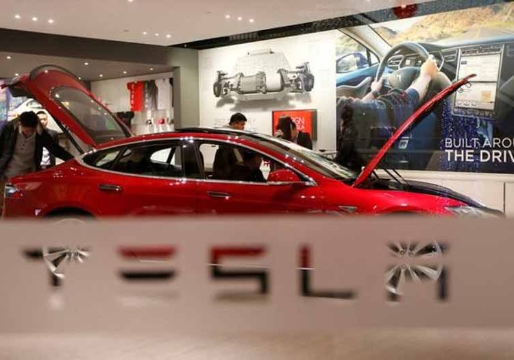 Tesla hứng chịu làn sóng chỉ trích tại Trung Quốc
