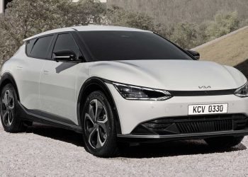 Kia ra mắt chiếc ôtô điện EV6 tăng tốc 0-100 km/h trong 3,5 giây