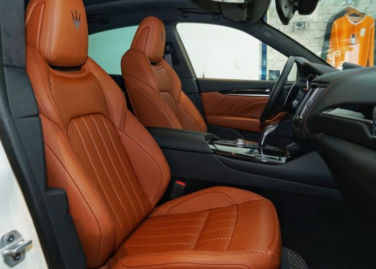 Maserati Levante Granlusso phiên bản nội thất Zegna PelleTessuta tại Việt Nam