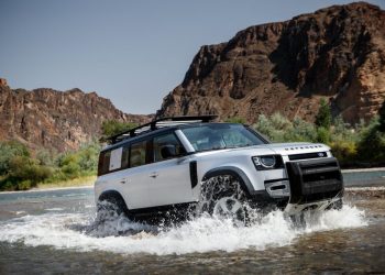Land Rover Defender 2021