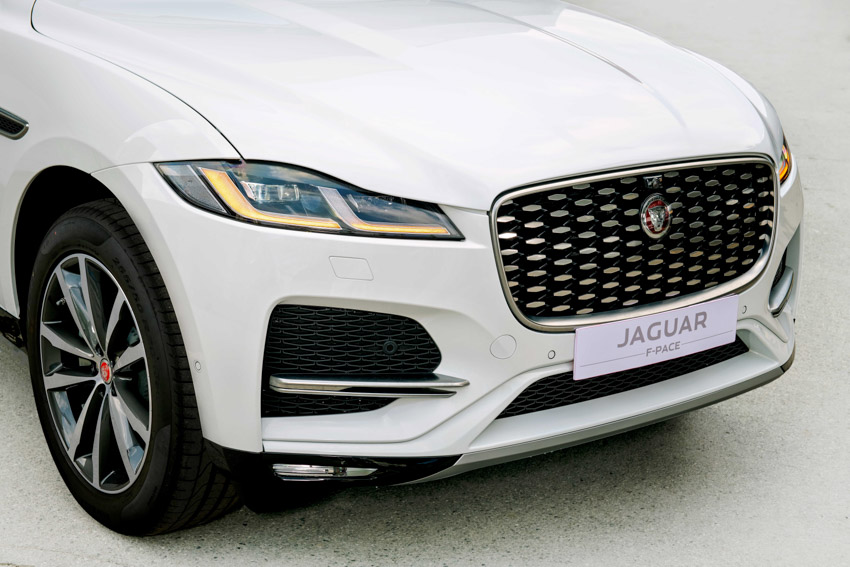 F-Pace mới