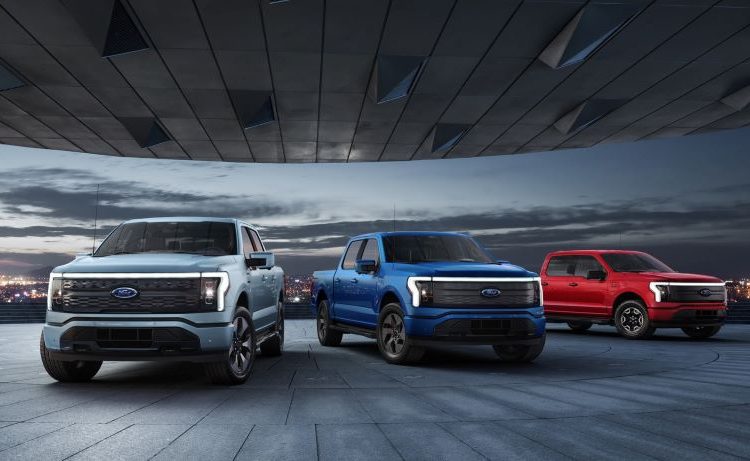 Ford F-150 Lightning mới chính thức ra mắt có giá từ 39,974 USD