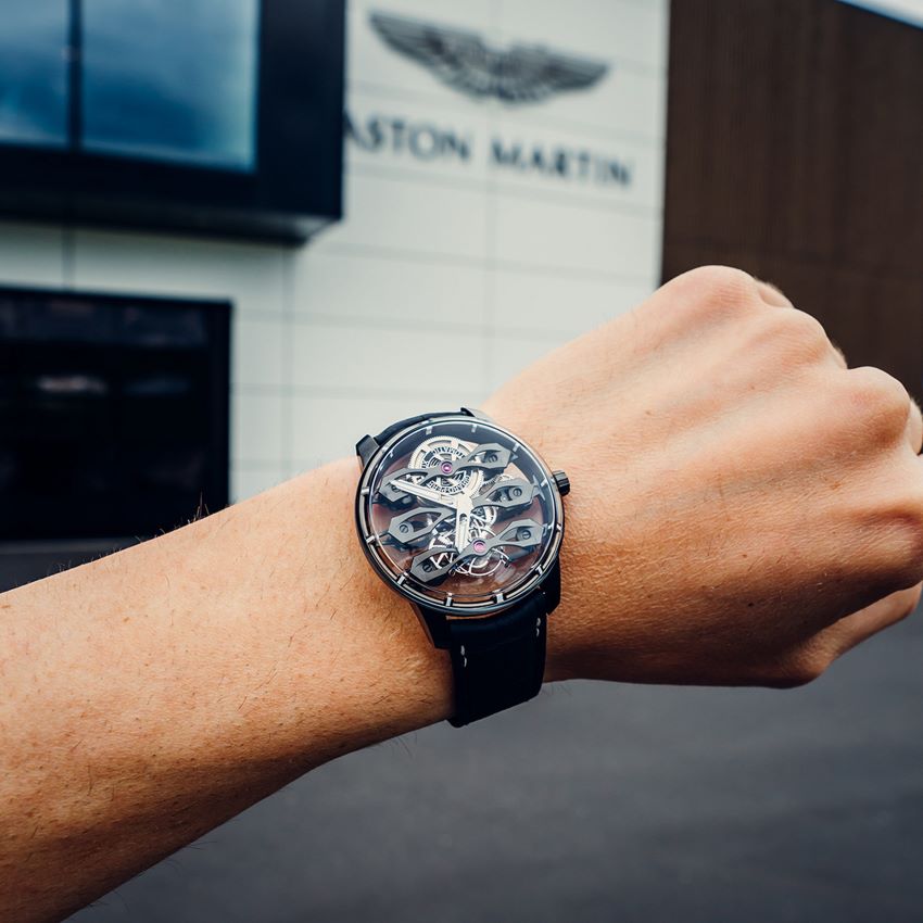 Đồng hồ Aston Martin 