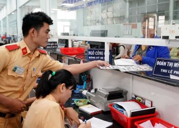 Mức phạt khi chậm hoặc không sang tên đổi chủ xe ô tô