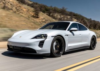 Taycan triệu hồi