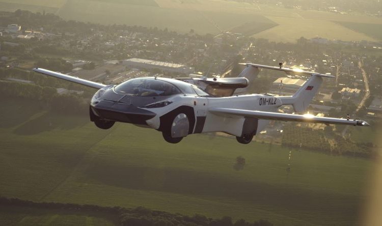 Hãy chiêm ngưỡng vẻ đẹp hiện đại, tiên tiến của ô tô bay thông minh này và cảm nhận nhịp đập của công nghệ trong tương lai.