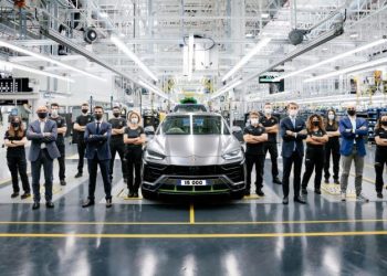 15.000 xe Lamborghini Urus