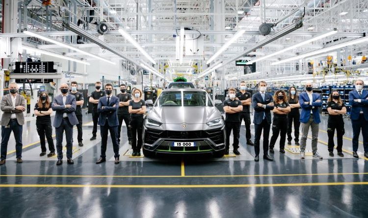 15.000 xe Lamborghini Urus