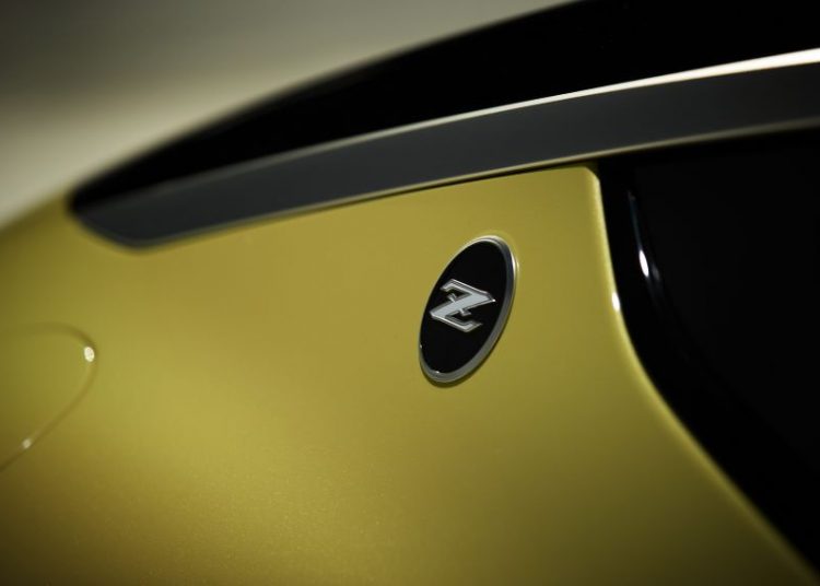 Nissan tung video teaser chiếc Z Coupe mới trước ngày ra mắt 17/8