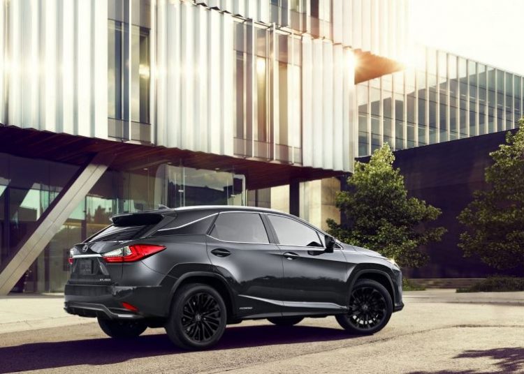 Lexus RX phiên bản giới hạn Black Line 2022 ra mắt, giá từ 49.450 USD