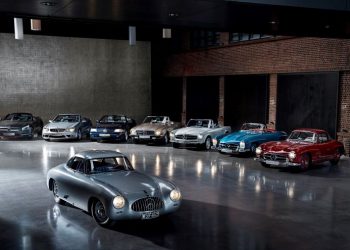 Nhìn lại 65 năm lịch sử của dòng xe Mercedes-Benz SL