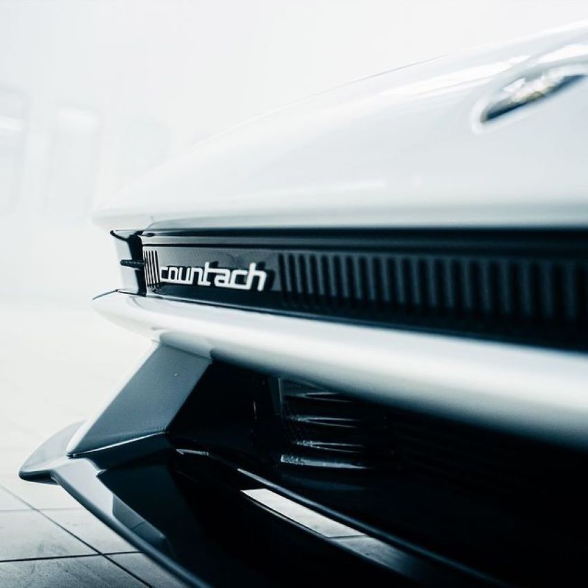 Lamborghini Countach mới