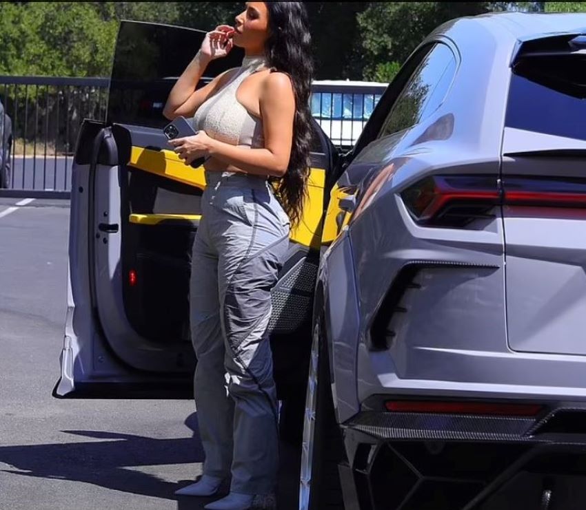 Chiếc Lamborghini Urus với gói độ Mansory của cô nàng Kim Kardashian 