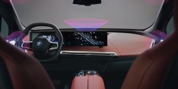 BMW “khoe” hệ thống âm thanh 30 loa đỉnh cao trên mẫu xe điện iX 2022