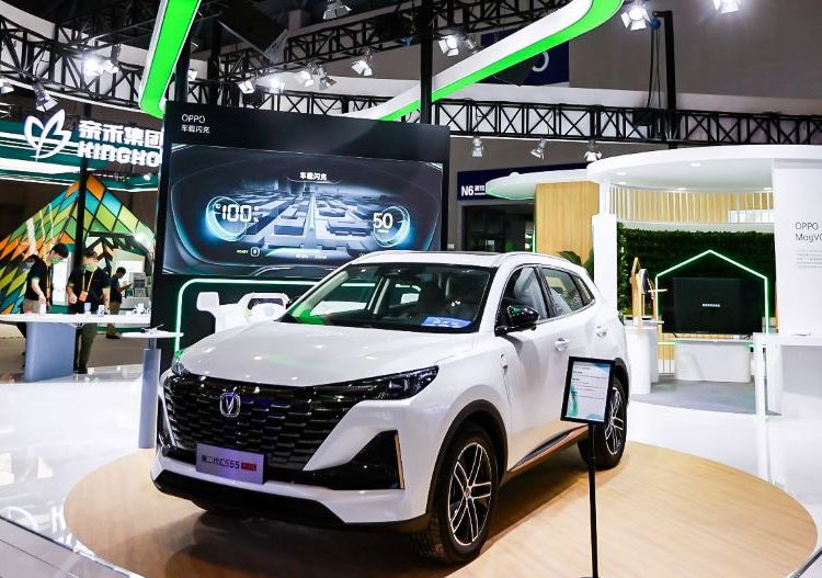 Sạc nhanh OPPO trên Ô tô